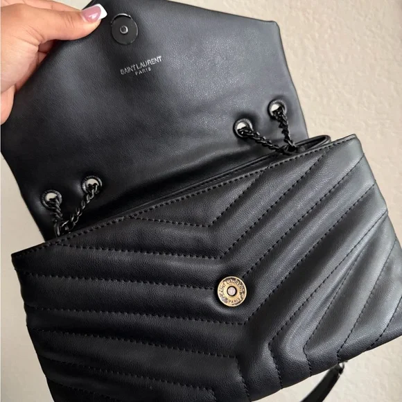 Yves Saint Laurent Black Chevron Shoulder Bag - Picture 3 of 4